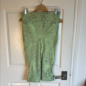 Lululemon Green Patterned Leggings worn twice.